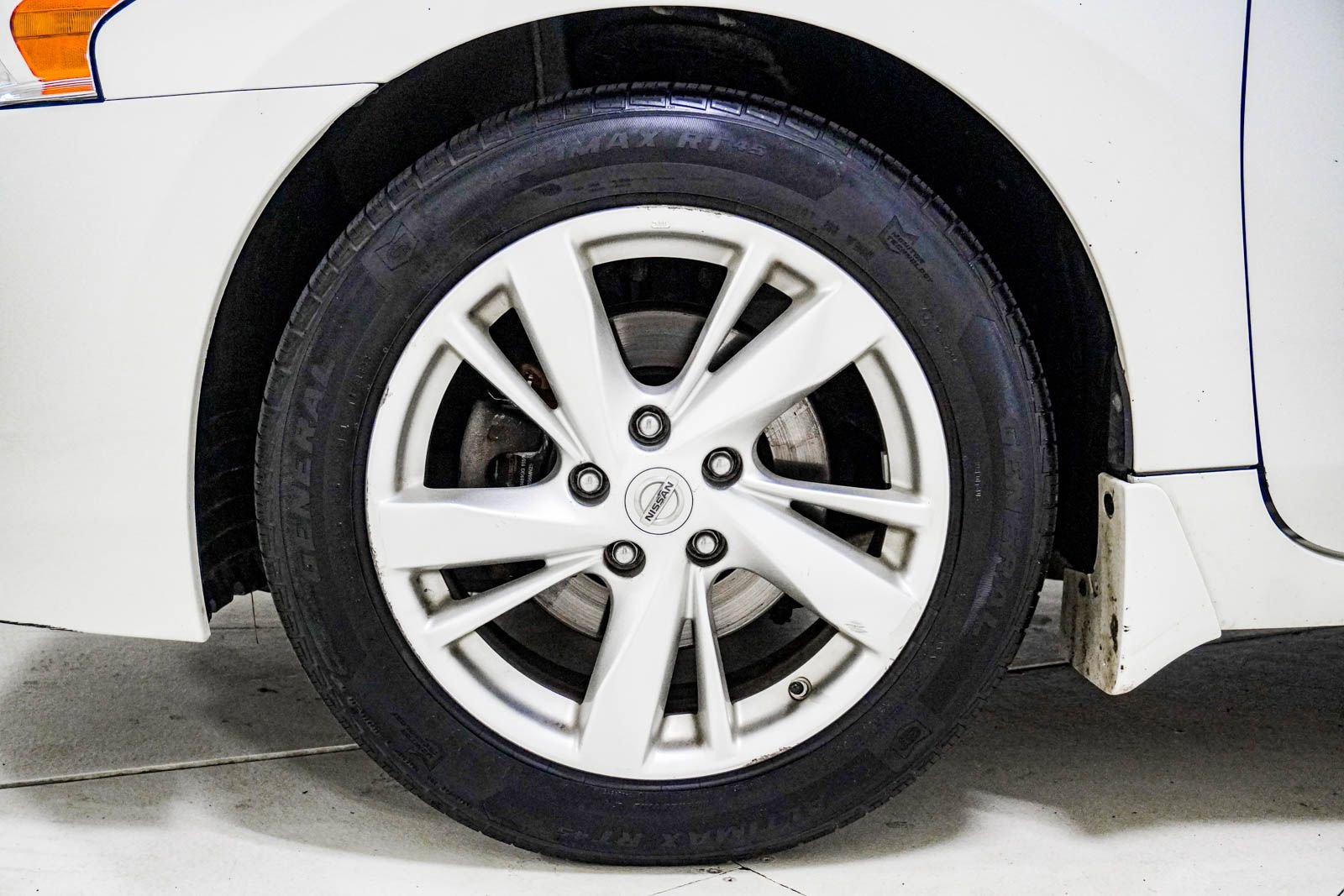 Used 2013 Nissan Altima 2.5 SL w/ 2.5 Moonroof Pkg FWD image 15