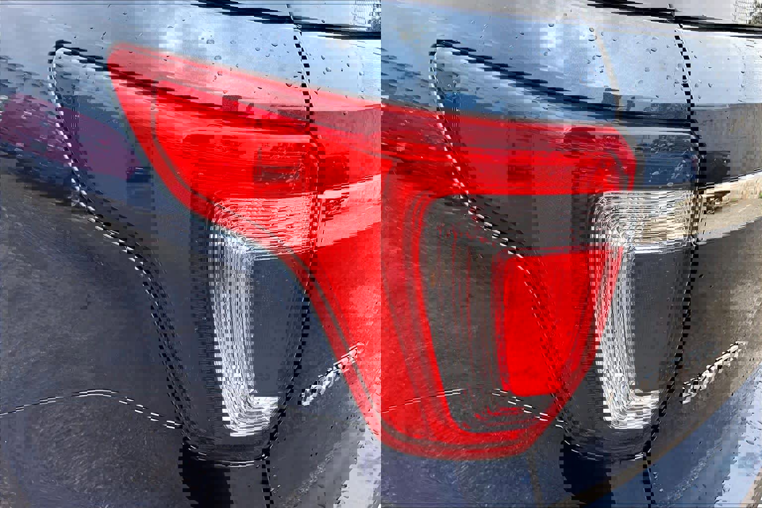 Used 2016 Ford Explorer Limited w/ Equipment Group 303A image 28