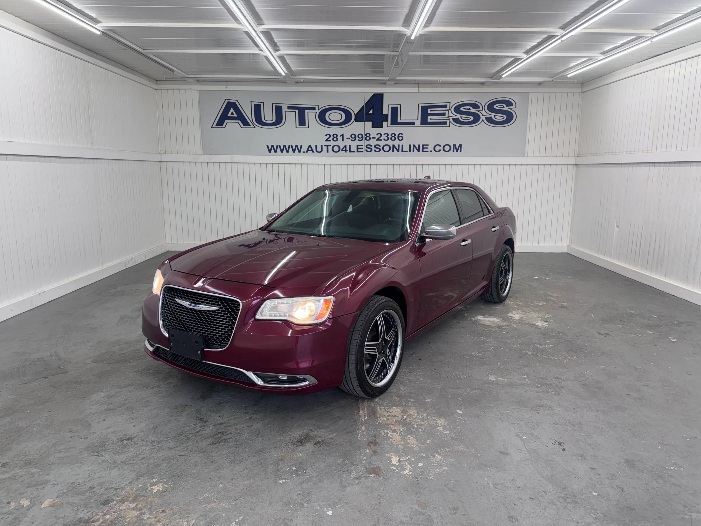 Used 2019 Chrysler 300 Limited AWD/4WD image 1