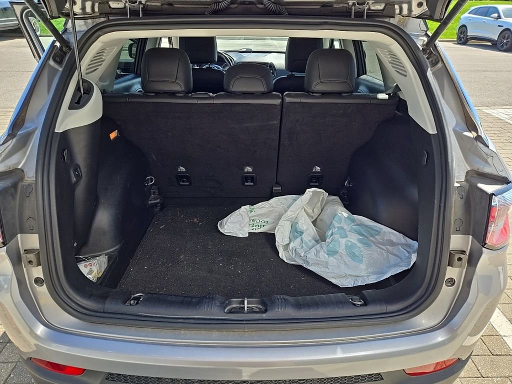 Used 2018 Jeep Compass Limited w/ Navigation Group image 18