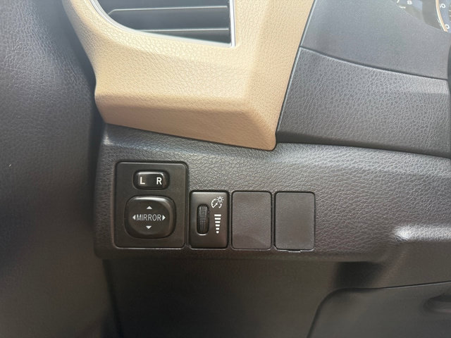 Used 2016 Toyota Corolla LE FWD image 15
