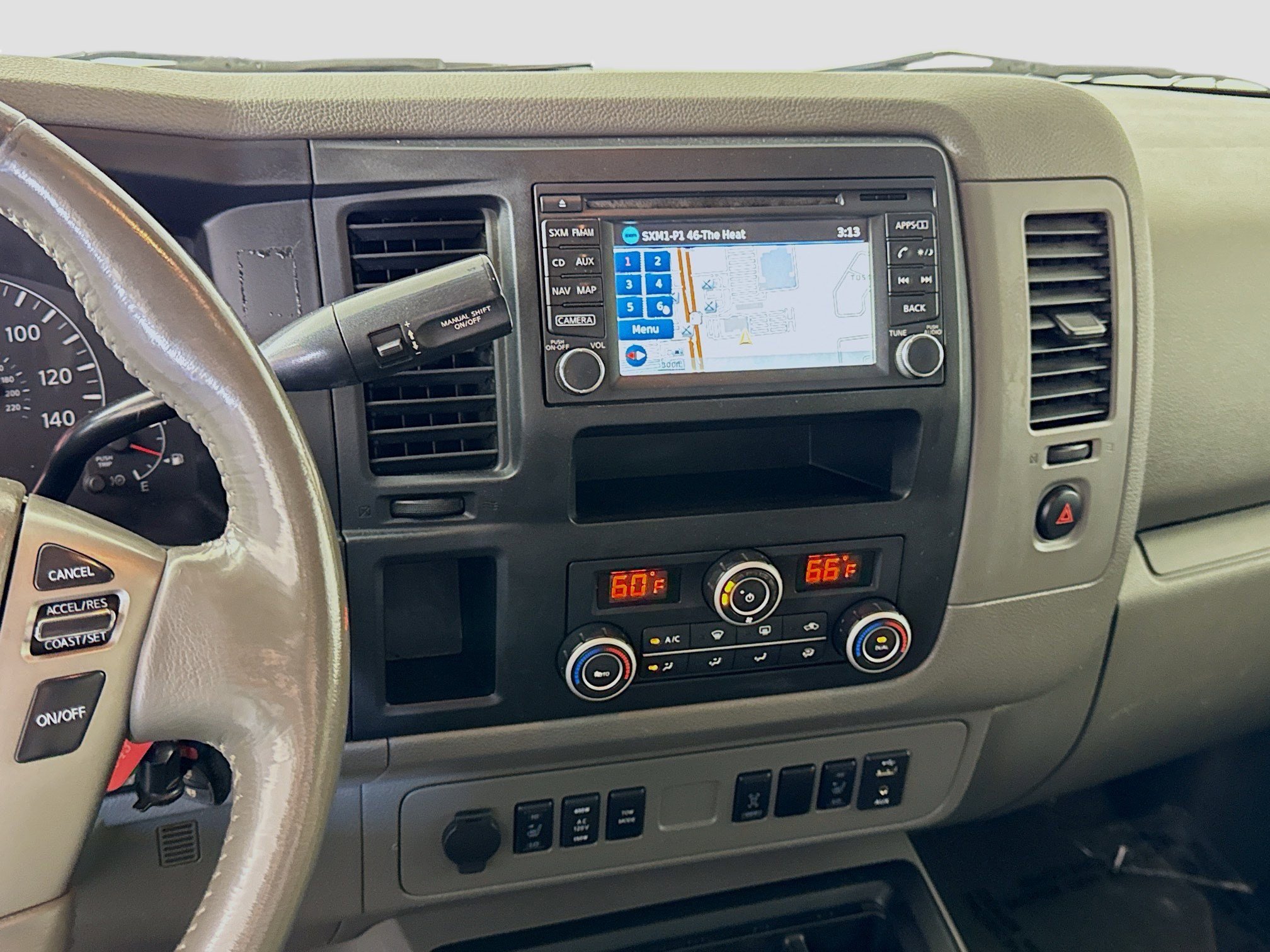 Used 2018 Nissan NV 3500 SL image 18