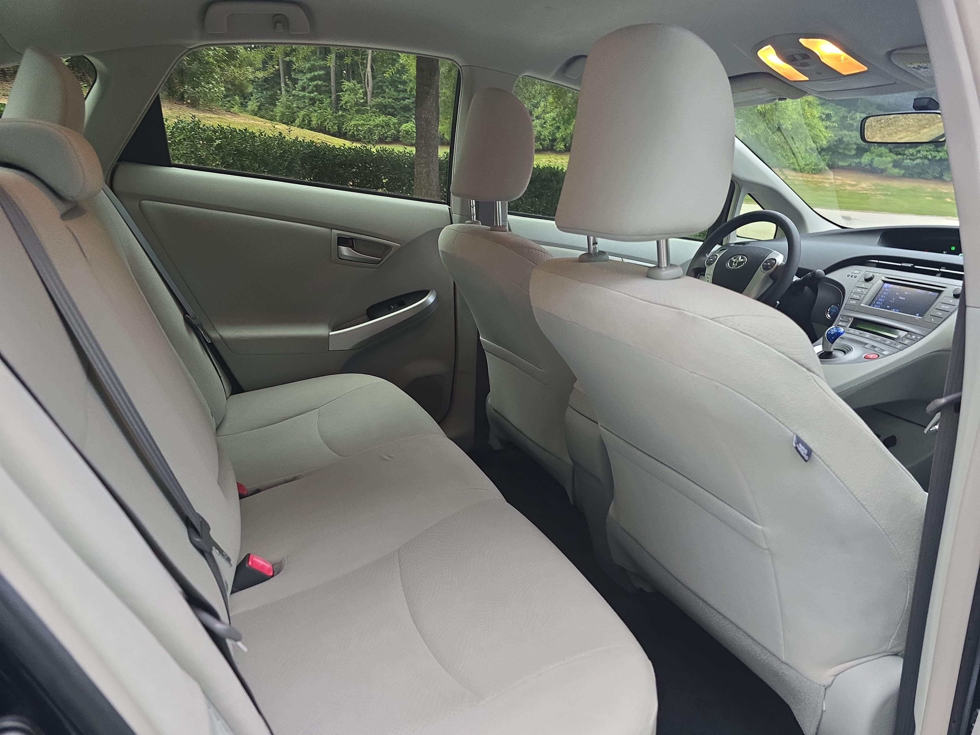 Used 2015 Toyota Prius Two FWD image 11