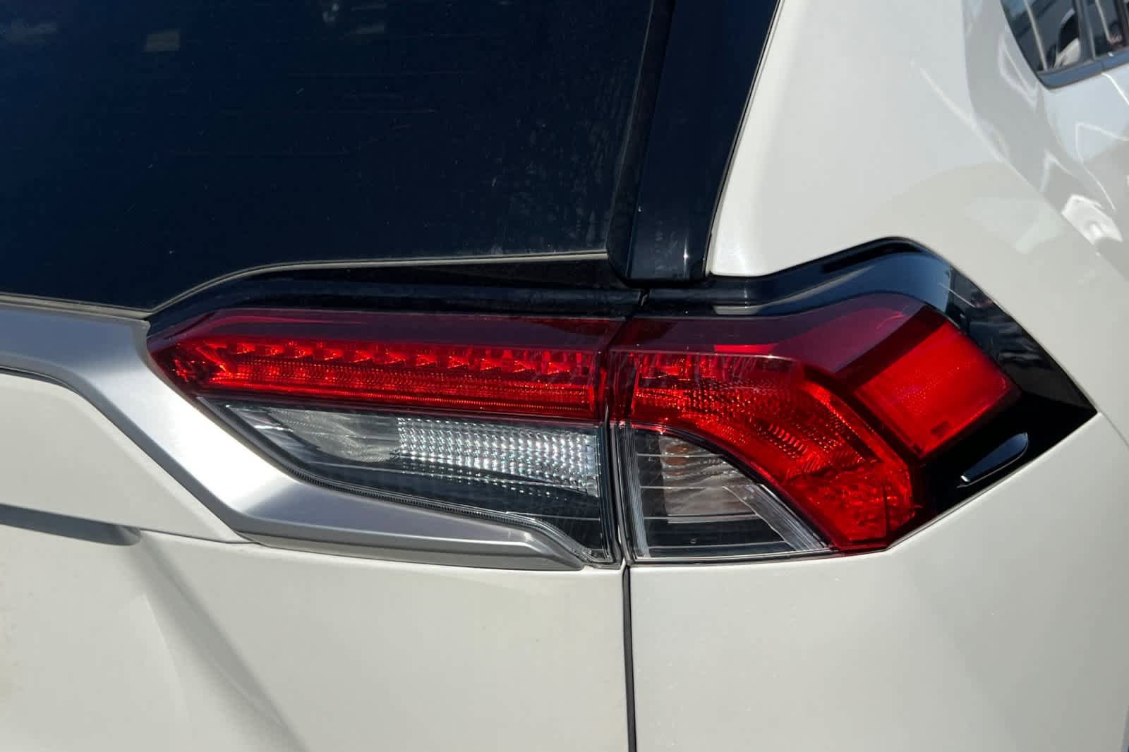 Used 2019 Toyota RAV4 XSE w/ Carpet Mat Package AWD/4WD image 18