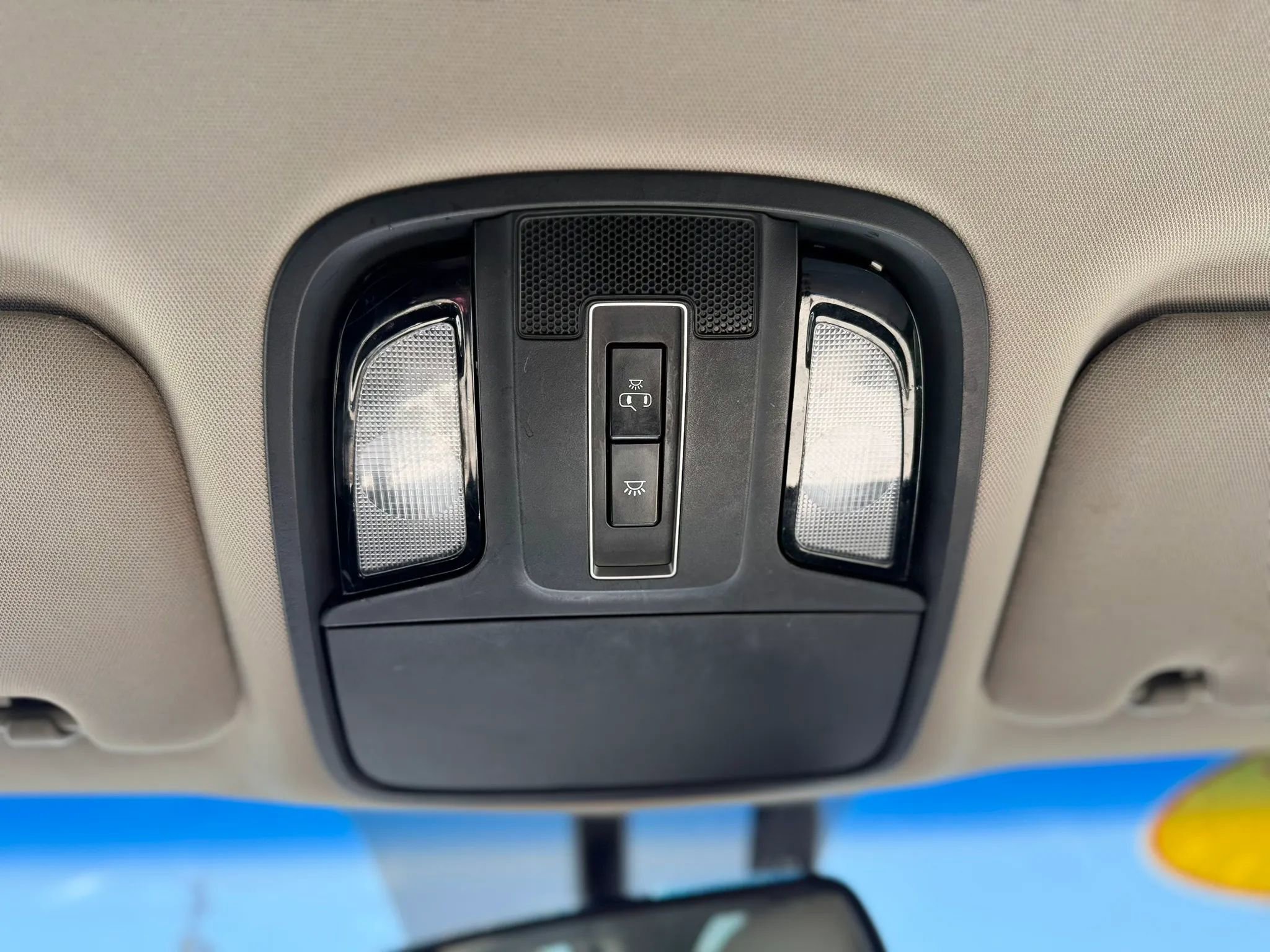 Used 2017 Kia Sorento LX w/ LX Convenience Package image 18