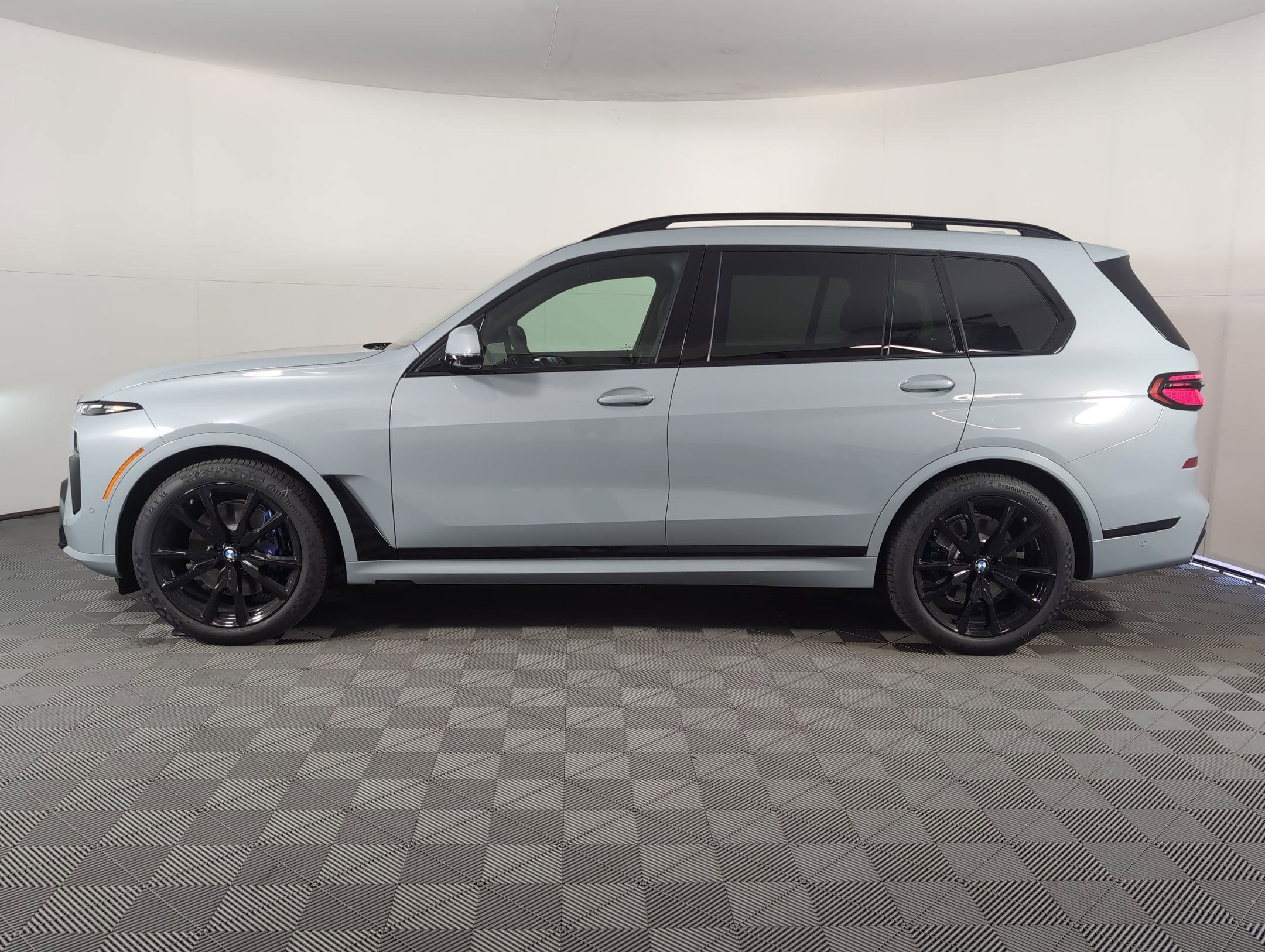 New 2026 BMW X7 xDrive40i w/ M Sport Package video 2