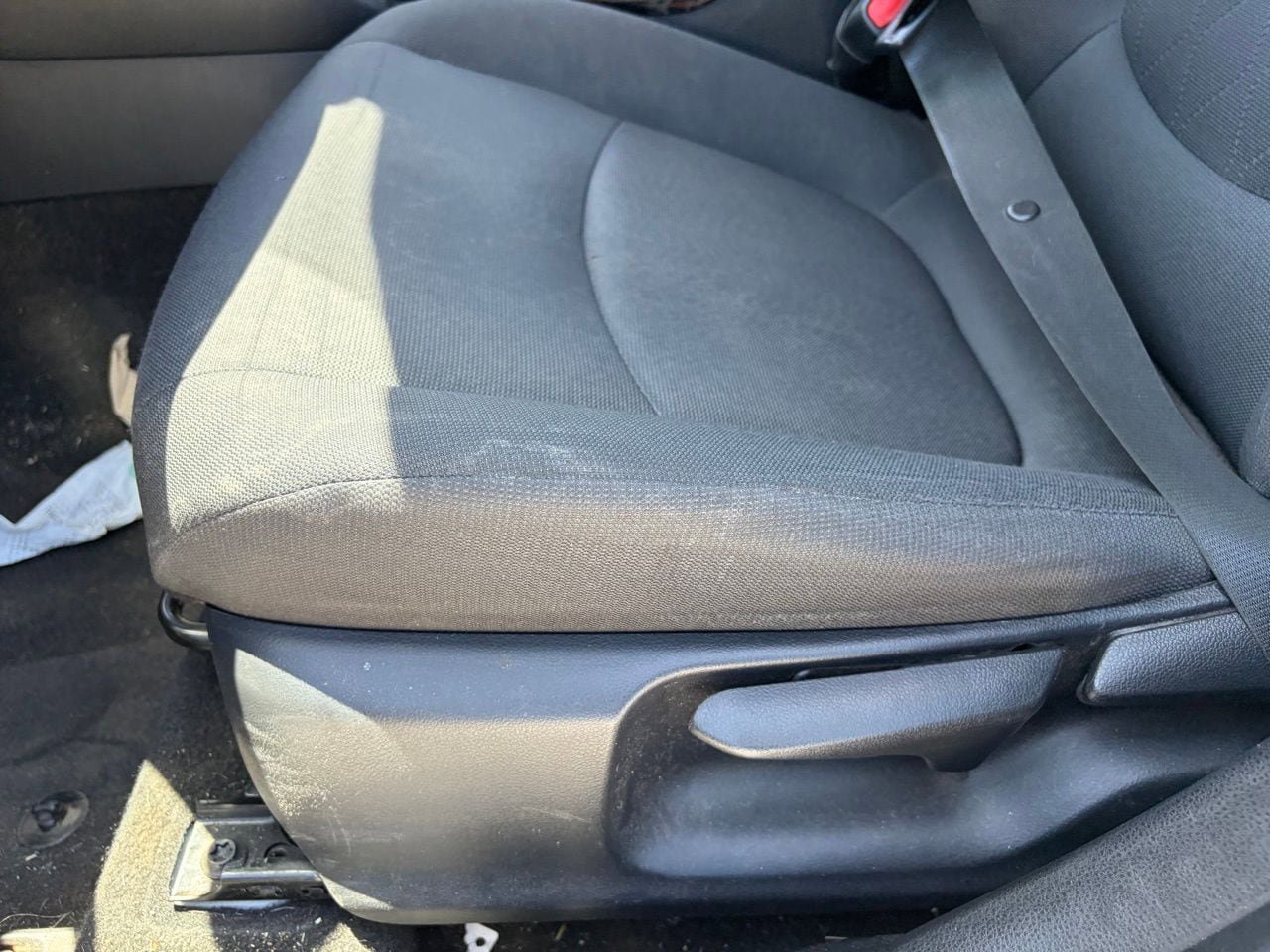Used 2021 Toyota Corolla LE FWD image 6