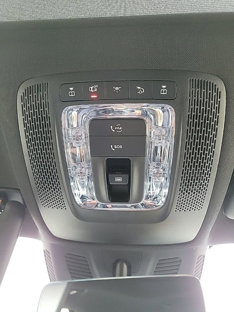 Used 2022 Mercedes-Benz GLB 250 4MATIC image 35