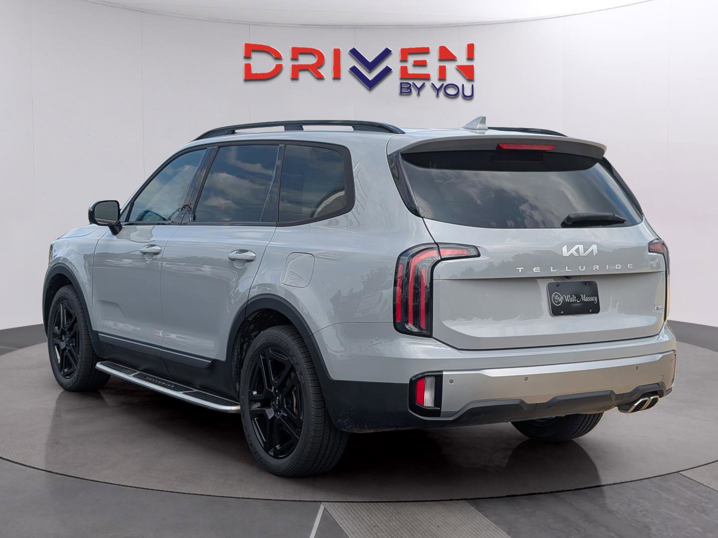 Used 2023 Kia Telluride SX X-Line AWD/4WD image 3