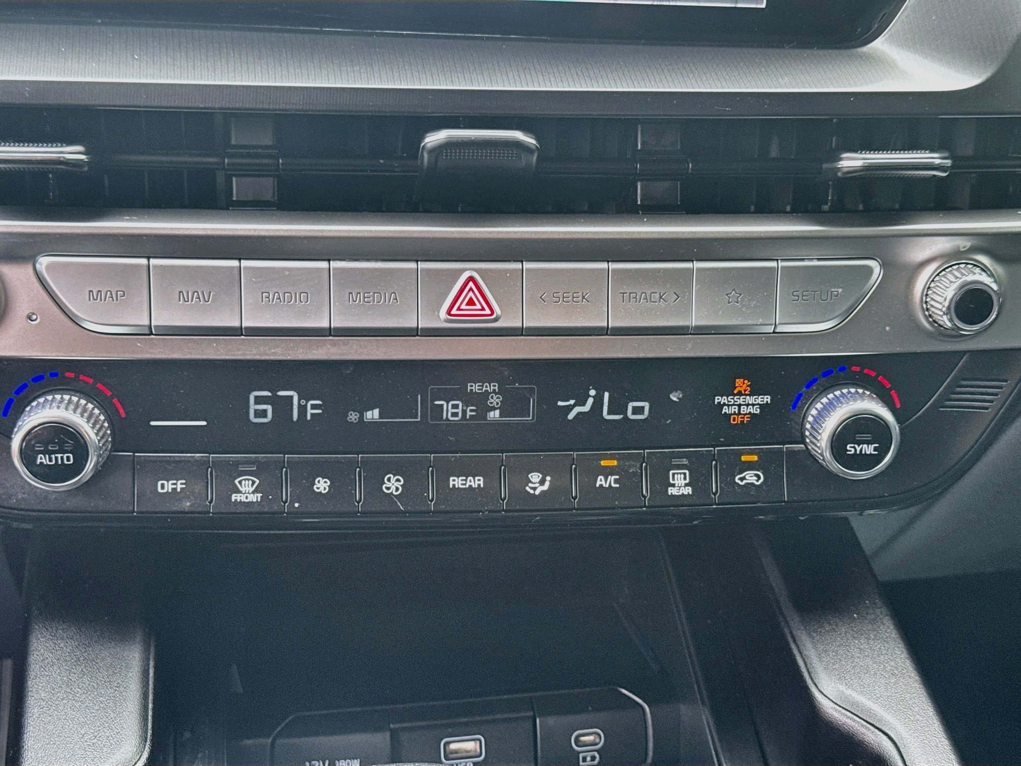 Used 2024 Kia Telluride LX FWD image 13
