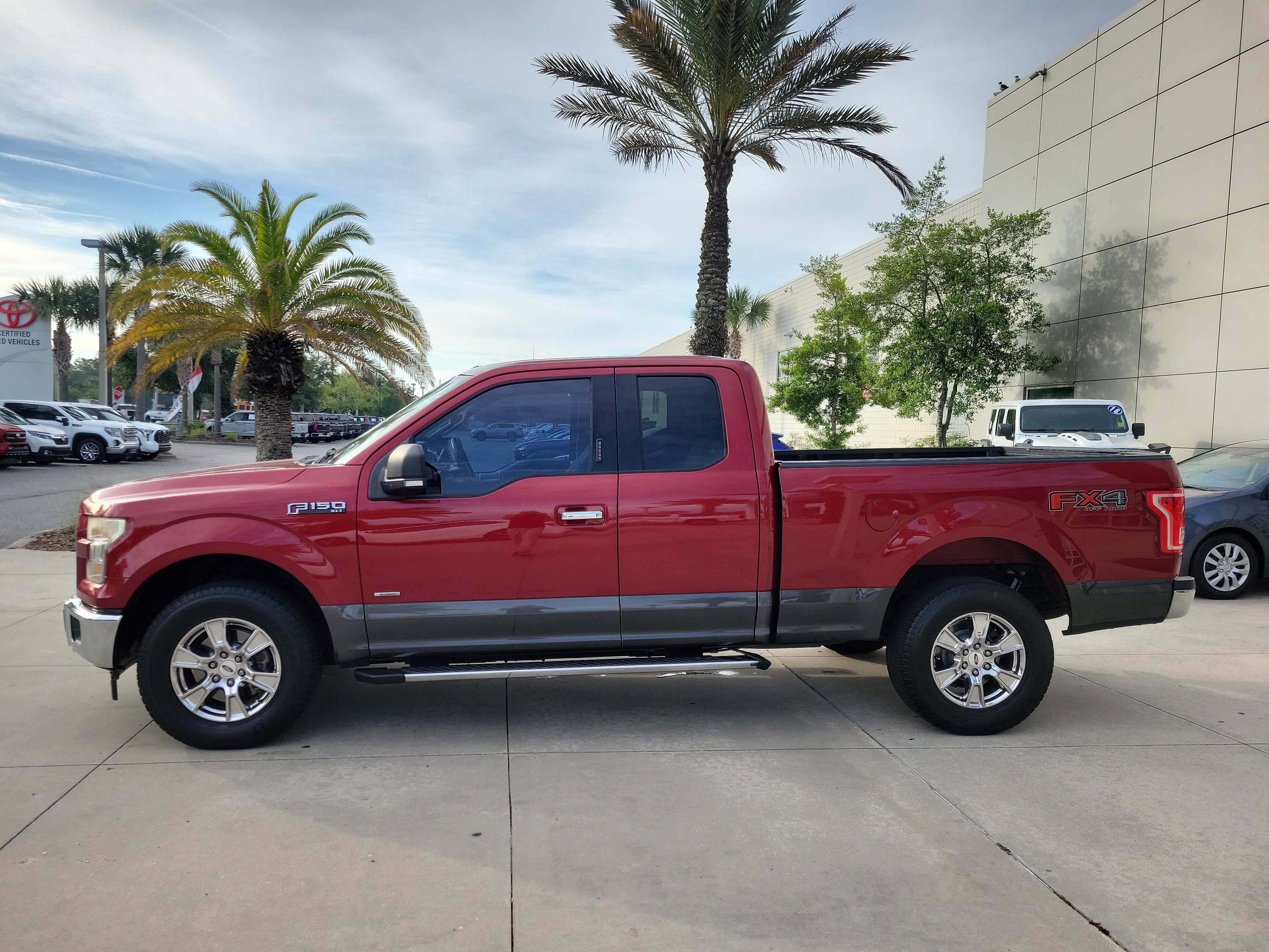 Used 2017 Ford F150 XLT w/ Equipment Group 302A Luxury image 3