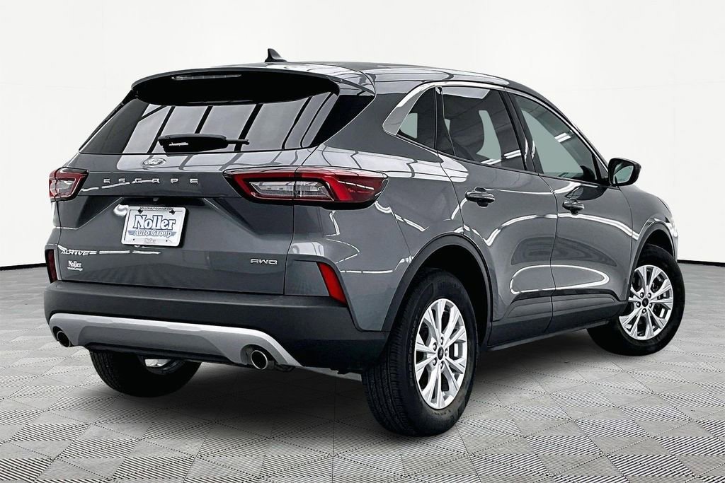 Certified 2023 Ford Escape Active image 2