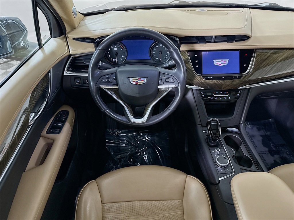 Used 2020 Cadillac XT6 Premium Luxury w/ Platinum Package image 3