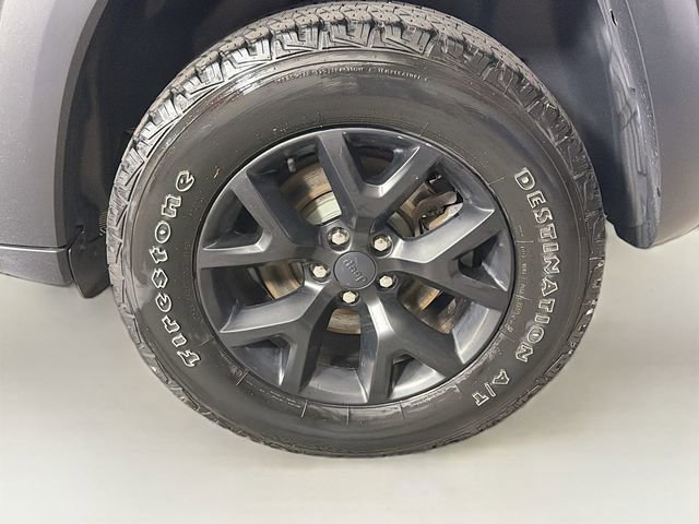Used 2018 Jeep Cherokee Trailhawk w/ Quick Order Package 25L image 29