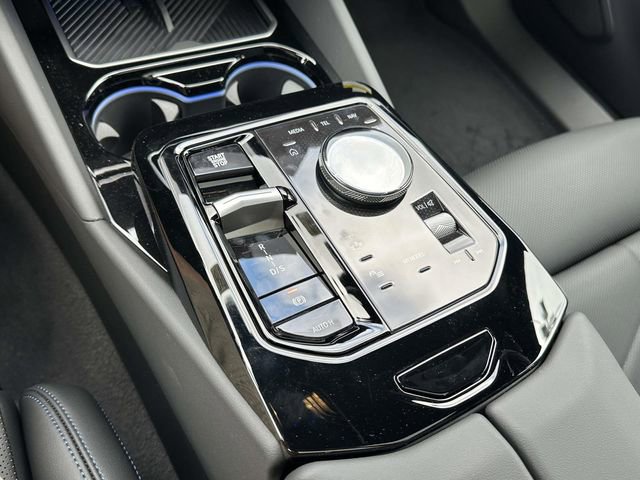 New 2027 BMW 550e xDrive AWD/4WD image 17