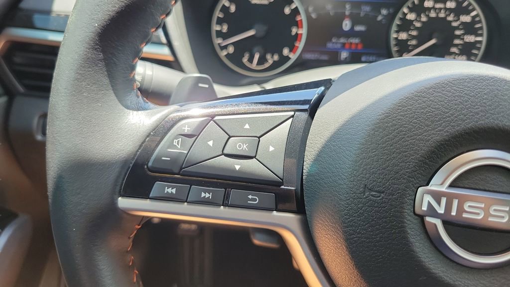 Used 2024 Nissan Altima 2.5 SR w/ SR Premium Package FWD image 22