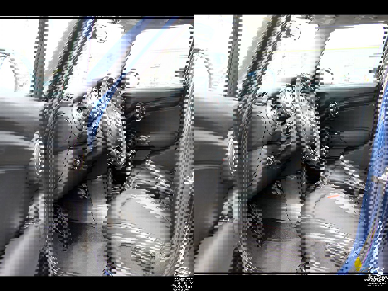 Used 2015 MINI Cooper 4-Door Hardtop w/ Premium Package image 12