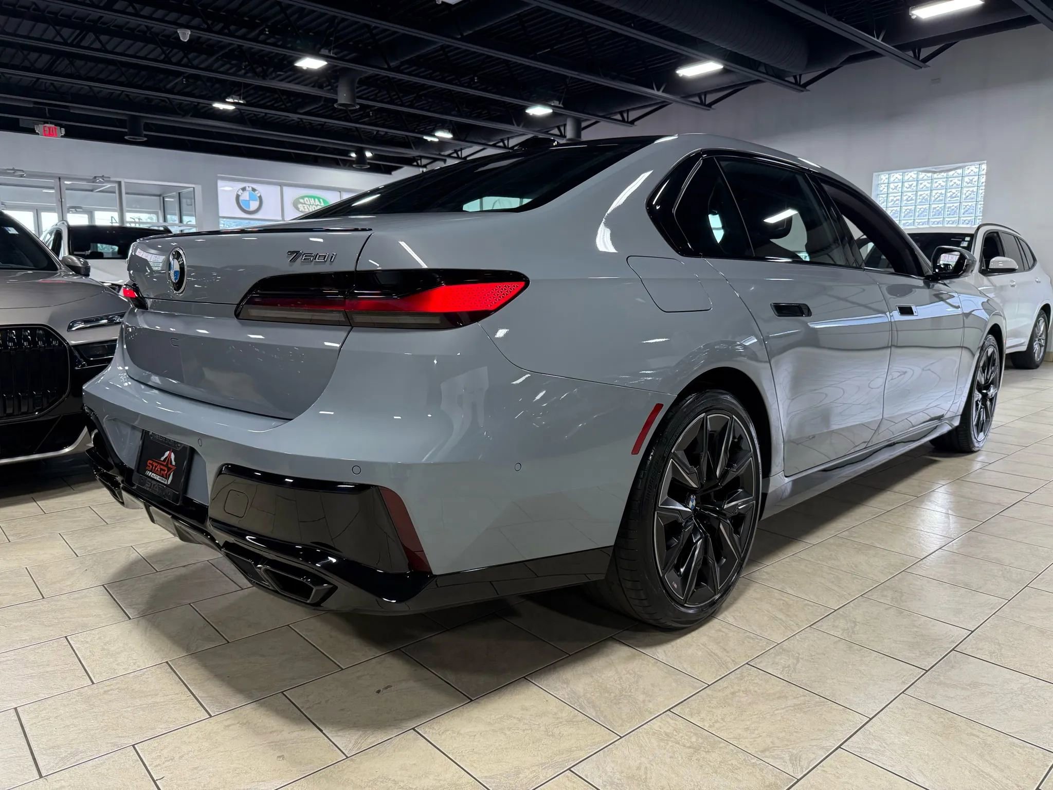 Used 2023 BMW 760i xDrive w/ Luxury Rear Seating Package image 4