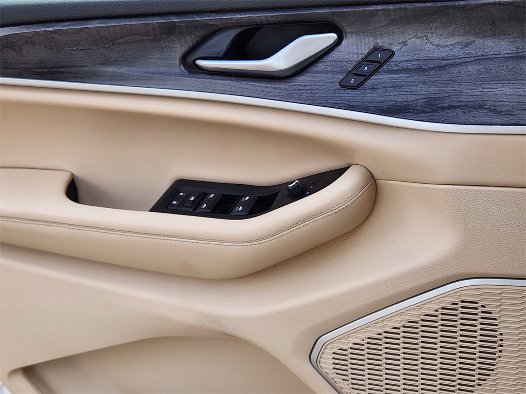 Used 2023 Jeep Grand Cherokee Limited w/ Trailer Tow Prep Group (B) image 6