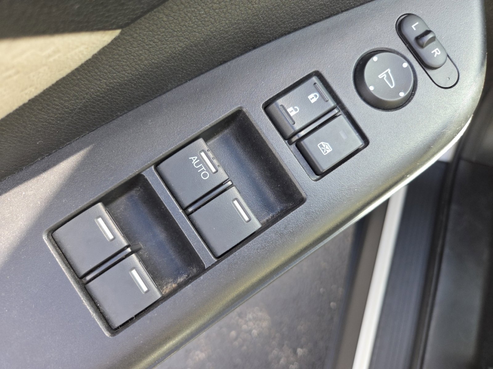 Used 2016 Honda CR-V EX image 30