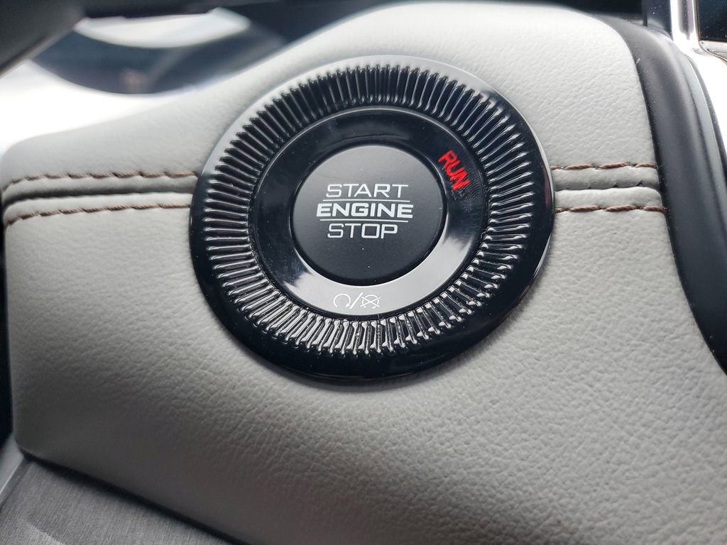 Used 2023 Jeep Compass Limited image 27