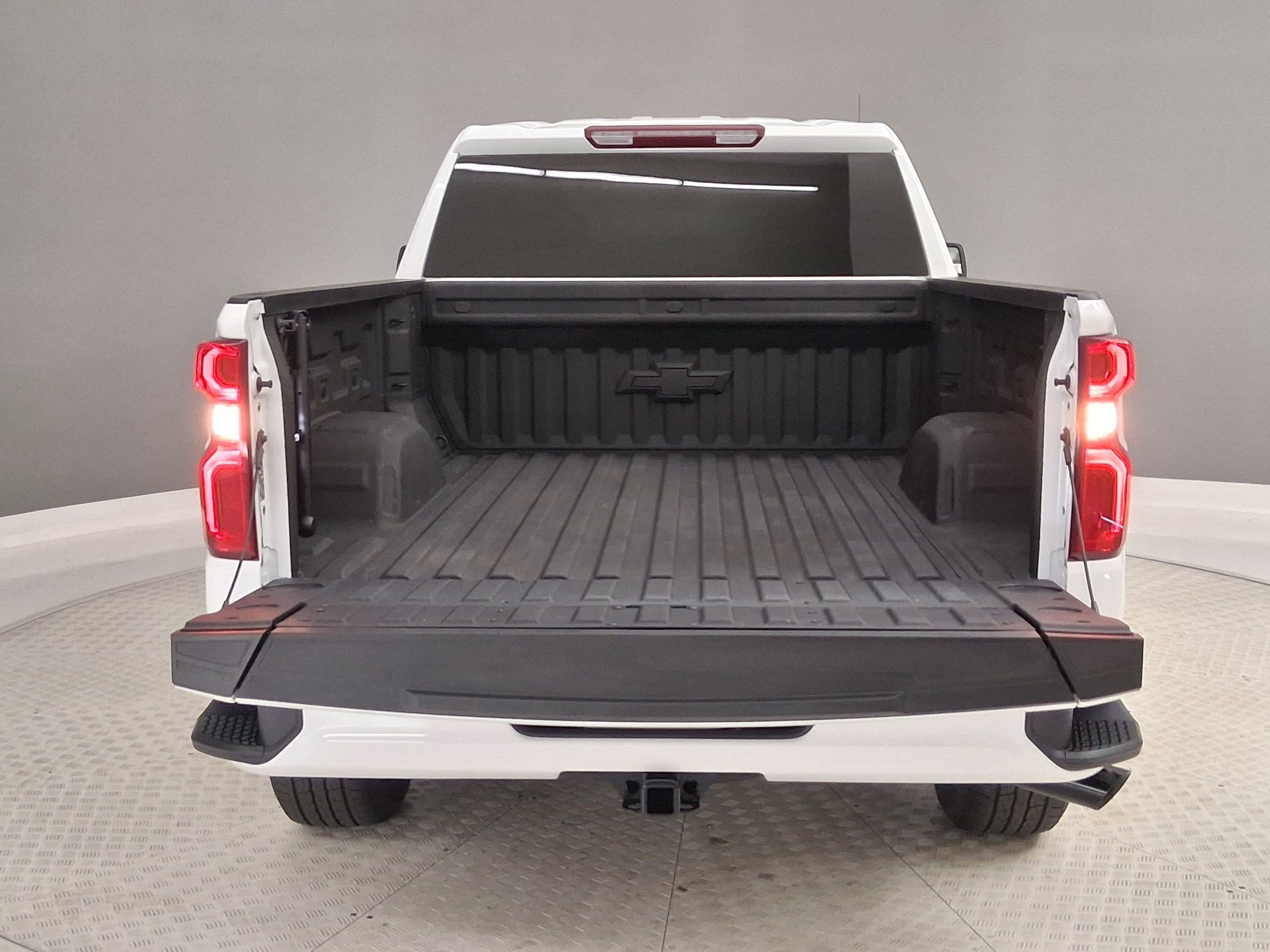 Used 2025 Chevrolet Silverado 1500 RST w/ Dark Appearance Package AWD/4WD image 30