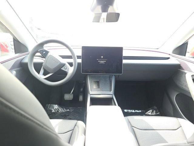Used 2026 Tesla Model Y 2WD image 10