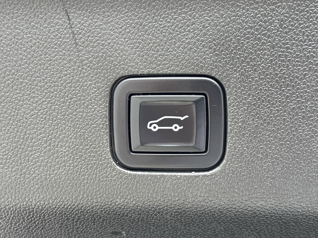 Used 2022 Cadillac Escalade Sport Platinum image 9