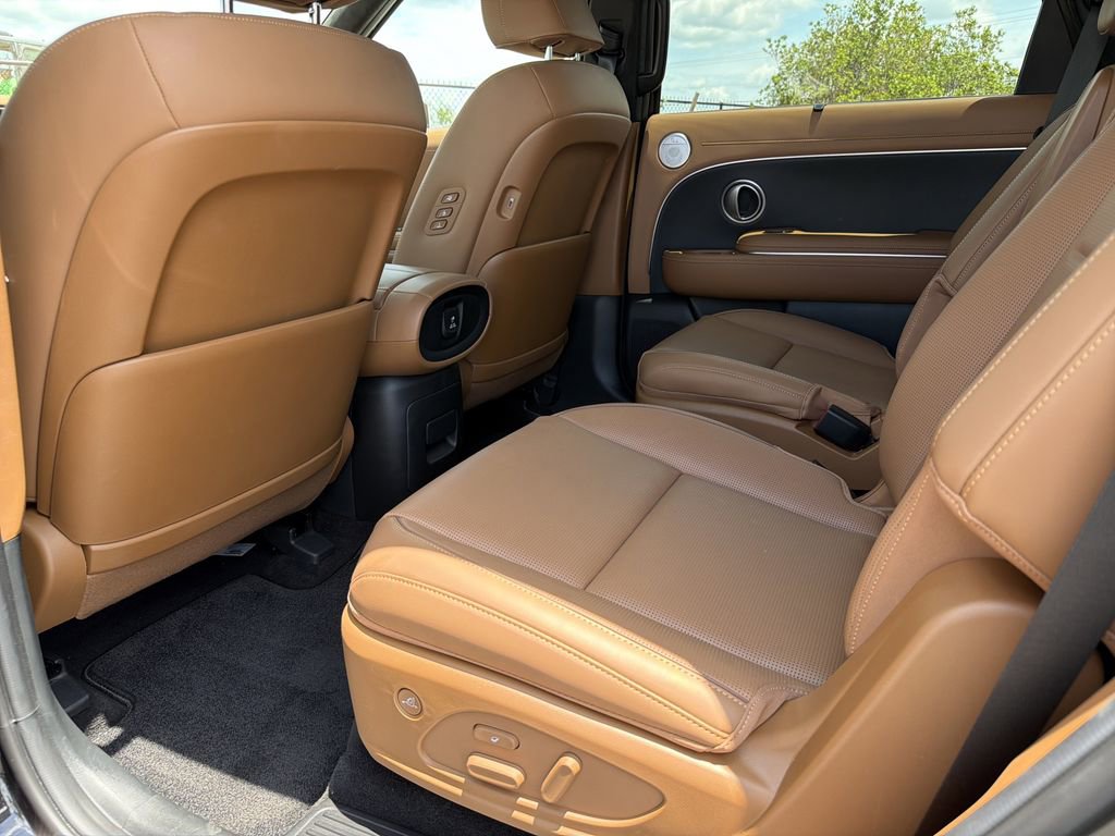 Used 2026 Hyundai Palisade Calligraphy AWD/4WD image 16