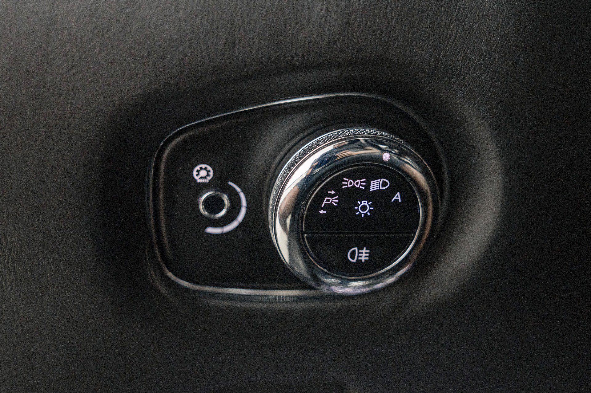 Used 2019 Aston Martin DBS Superleggera RWD image 26