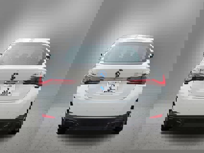 Used 2025 BMW i4 xDrive40i w/ Premium Package image 7