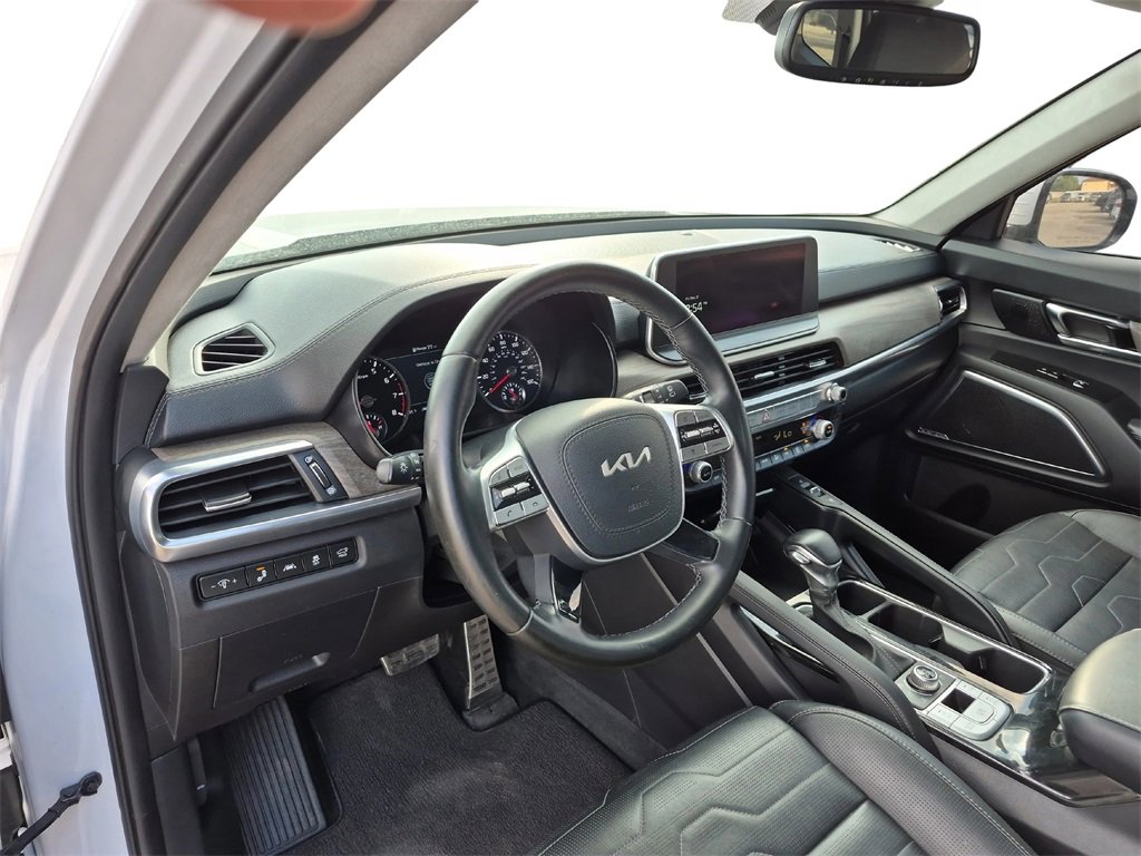 Used 2022 Kia Telluride SX w/ SX Prestige Package image 13