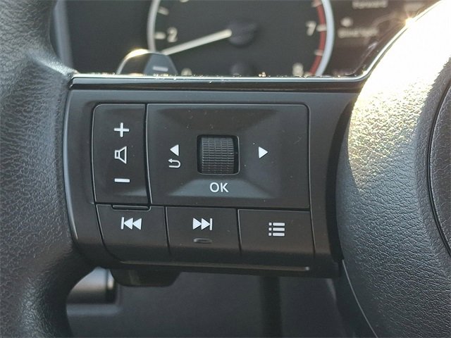 Used 2023 Nissan Rogue SV image 17