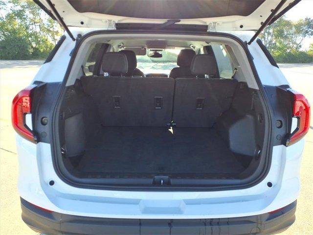 Used 2024 GMC Terrain SLE image 22