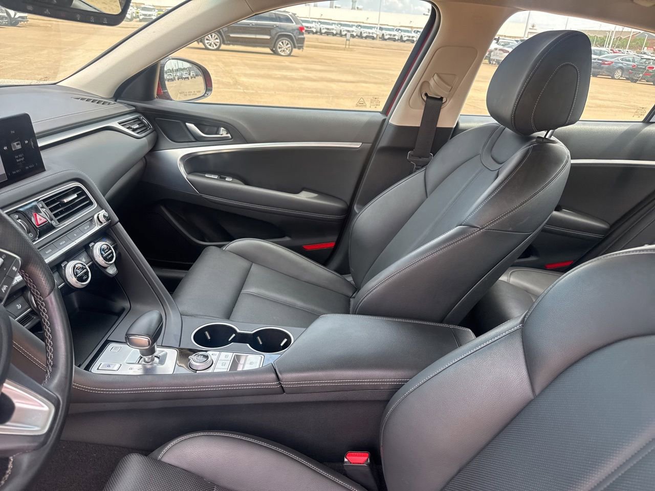 Used 2022 Genesis G70 2.0T RWD image 40