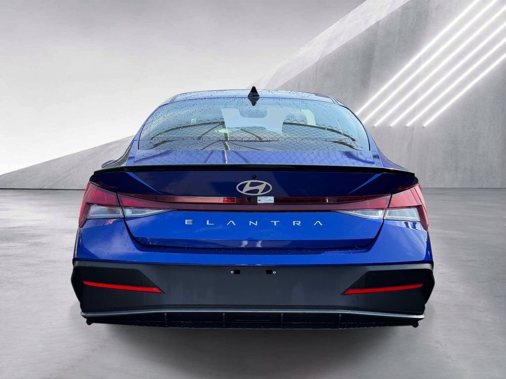 Certified 2025 Hyundai Elantra Sport FWD image 6