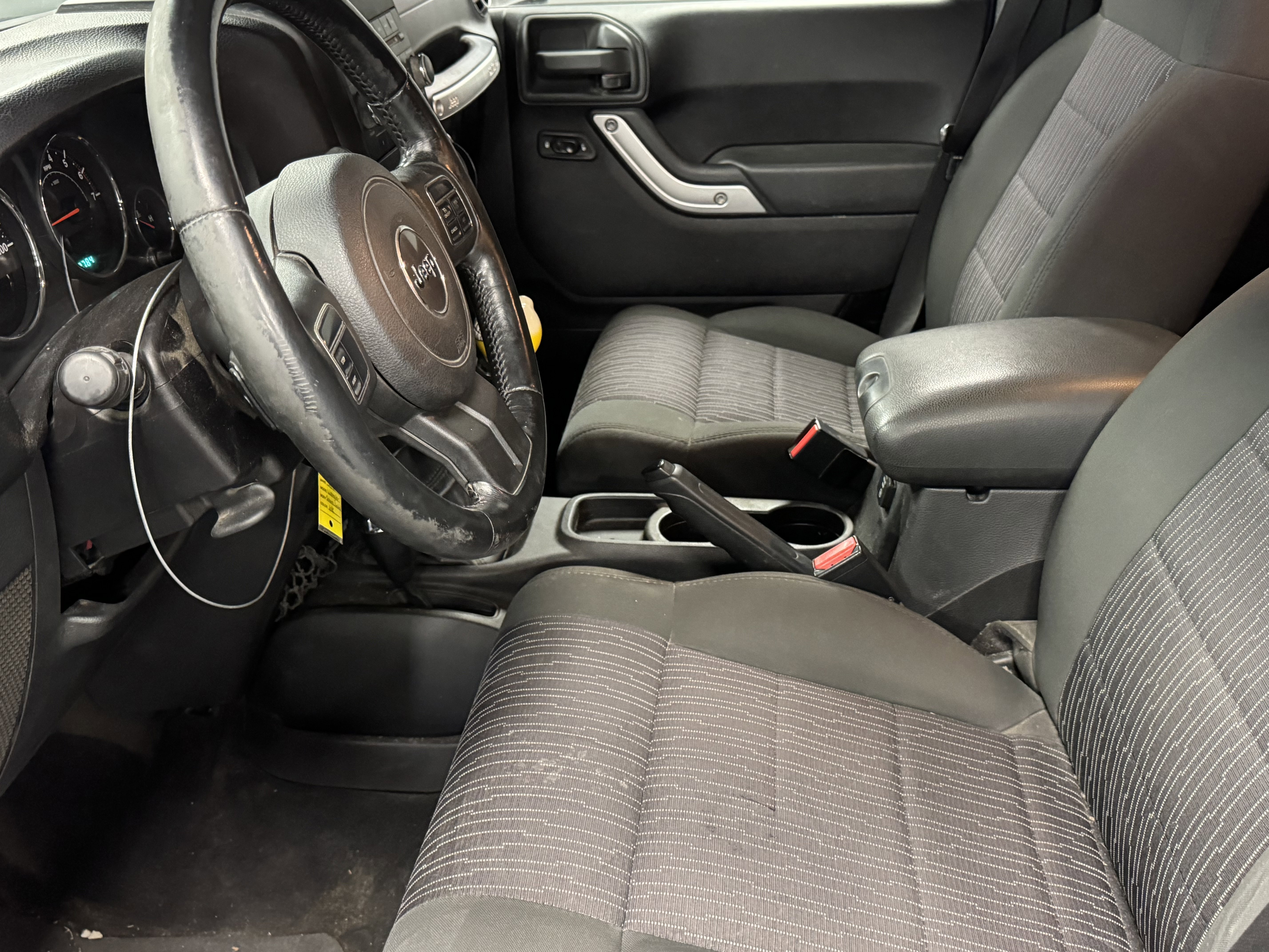 Used 2011 Jeep Wrangler Unlimited Sahara image 10