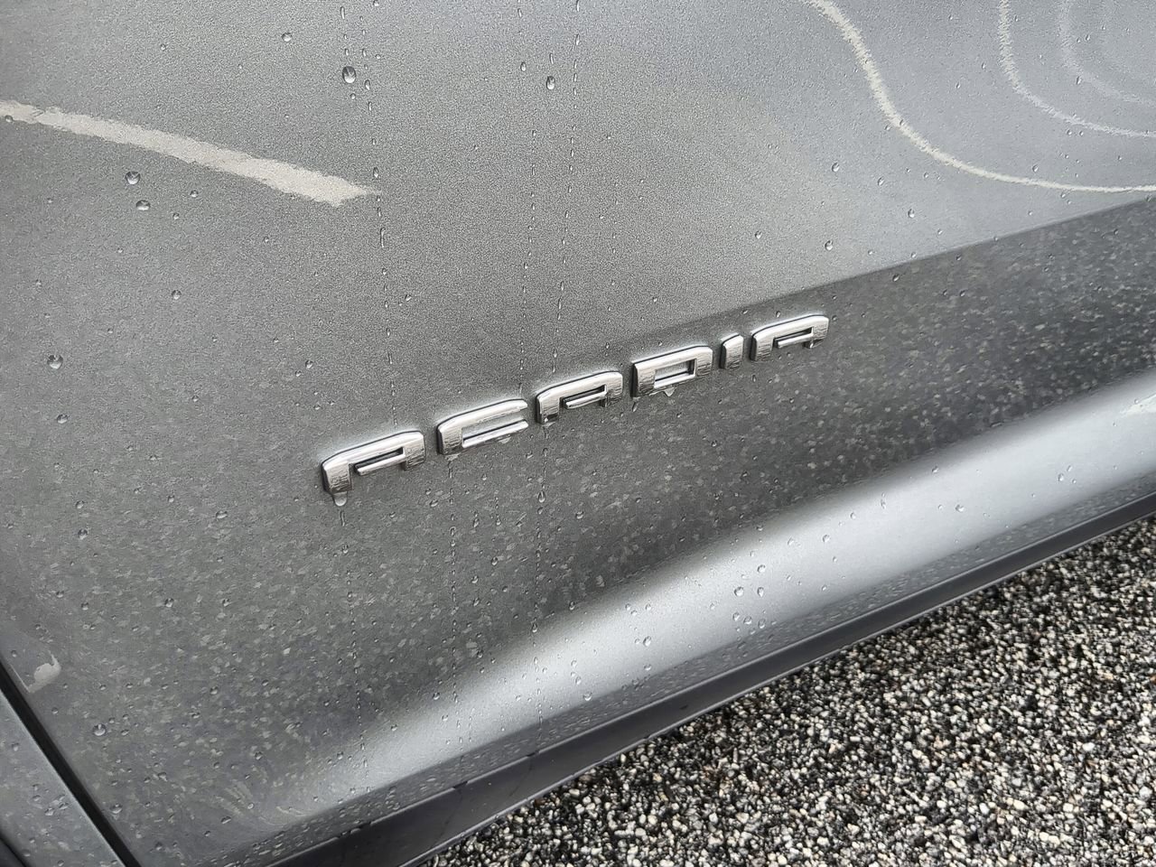 Used 2025 GMC Acadia Elevation image 32