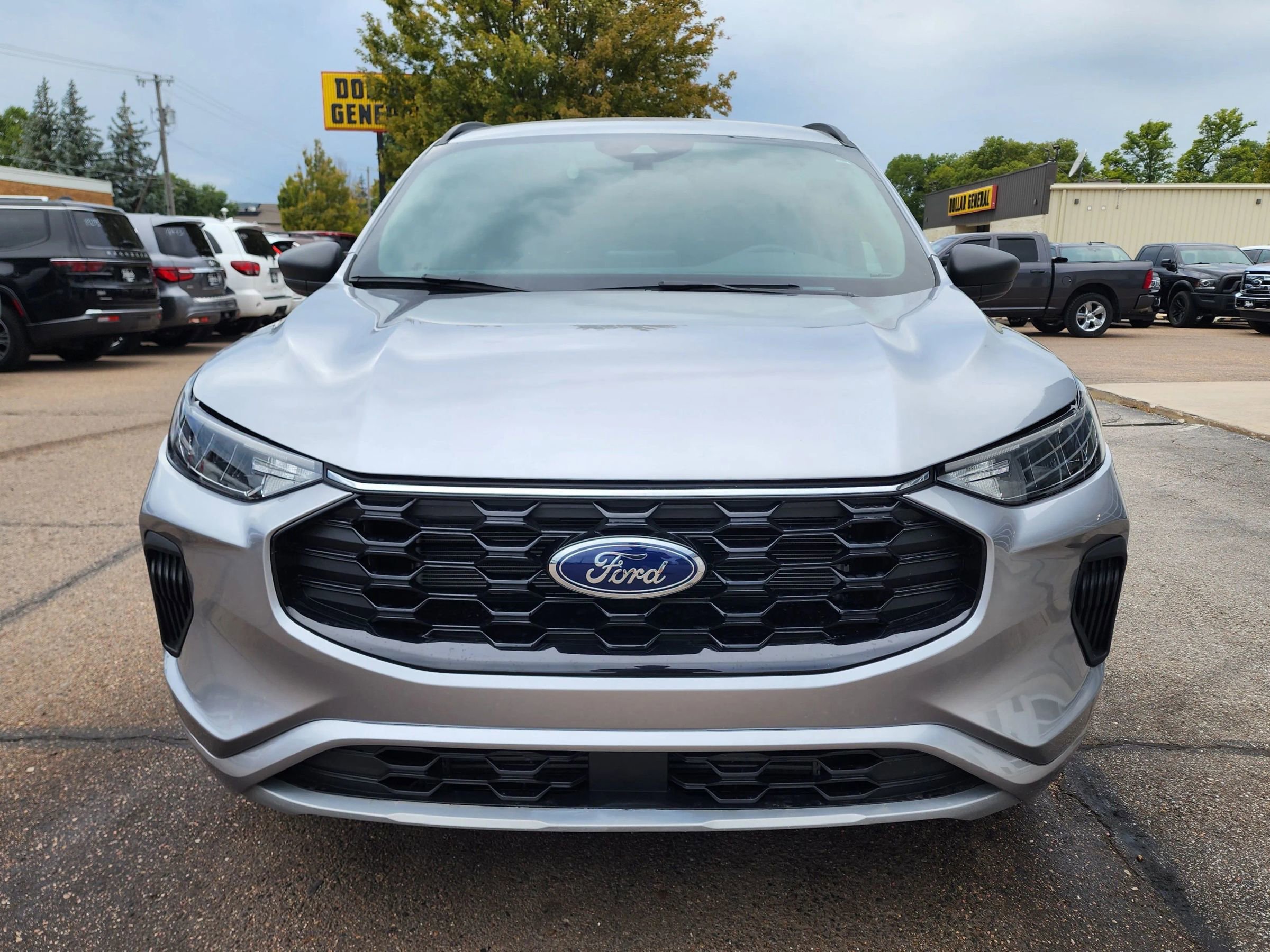 Used 2024 Ford Escape ST-Line image 3