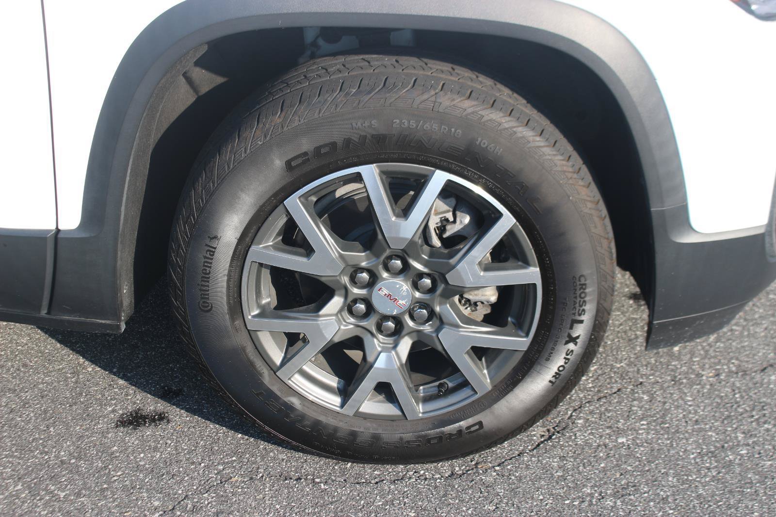Used 2021 GMC Acadia SLE w/ Driver Convenience Package FWD image 36