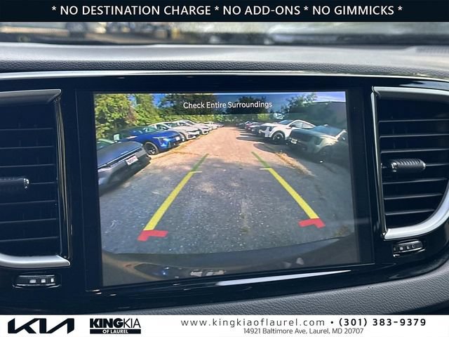 Used 2023 Chrysler Pacifica Touring-L FWD image 4