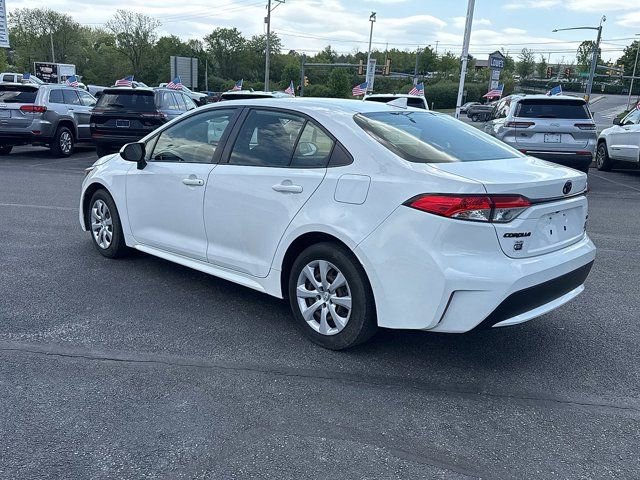 Used 2020 Toyota Corolla LE FWD image 4