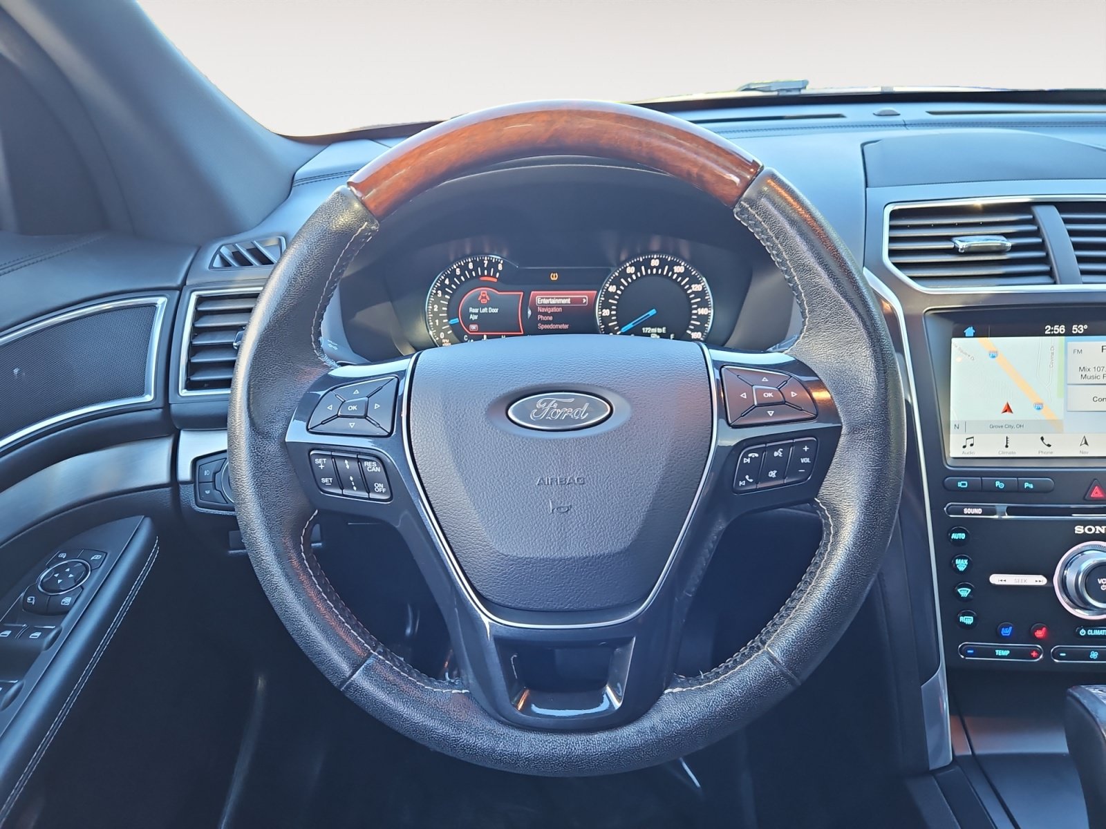 Used 2017 Ford Explorer Platinum AWD/4WD image 12