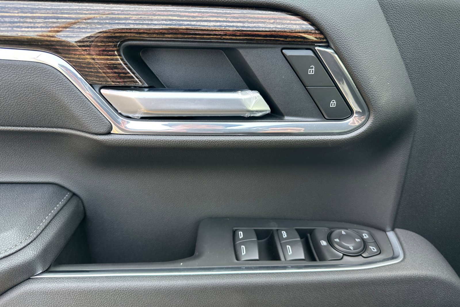 New 2025 GMC Sierra 1500 Elevation image 10