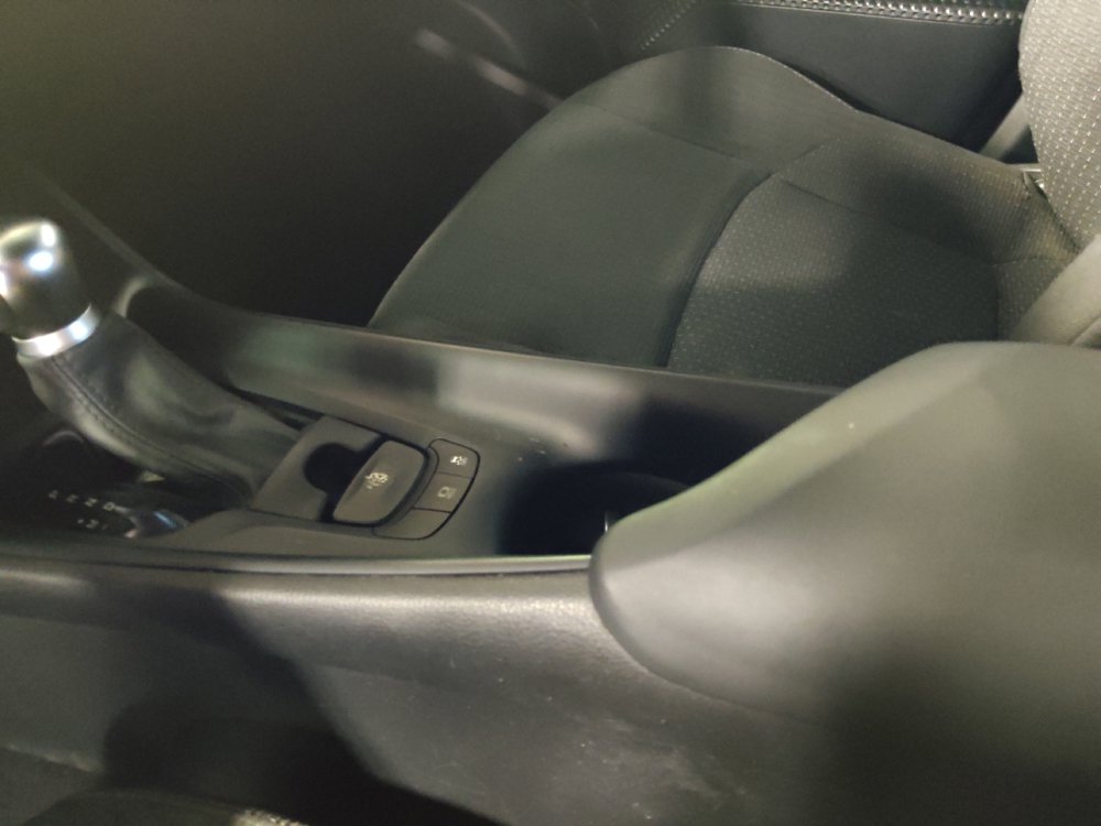 Used 2019 Toyota C-HR LE FWD image 26