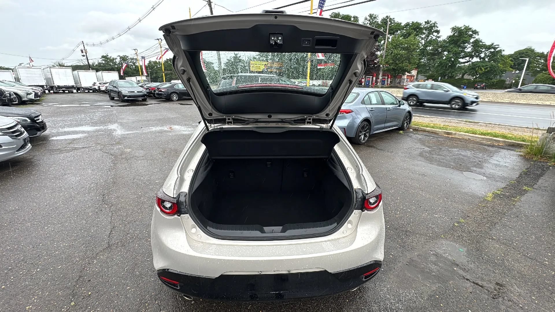 Used 2024 MAZDA MAZDA3 s FWD image 16