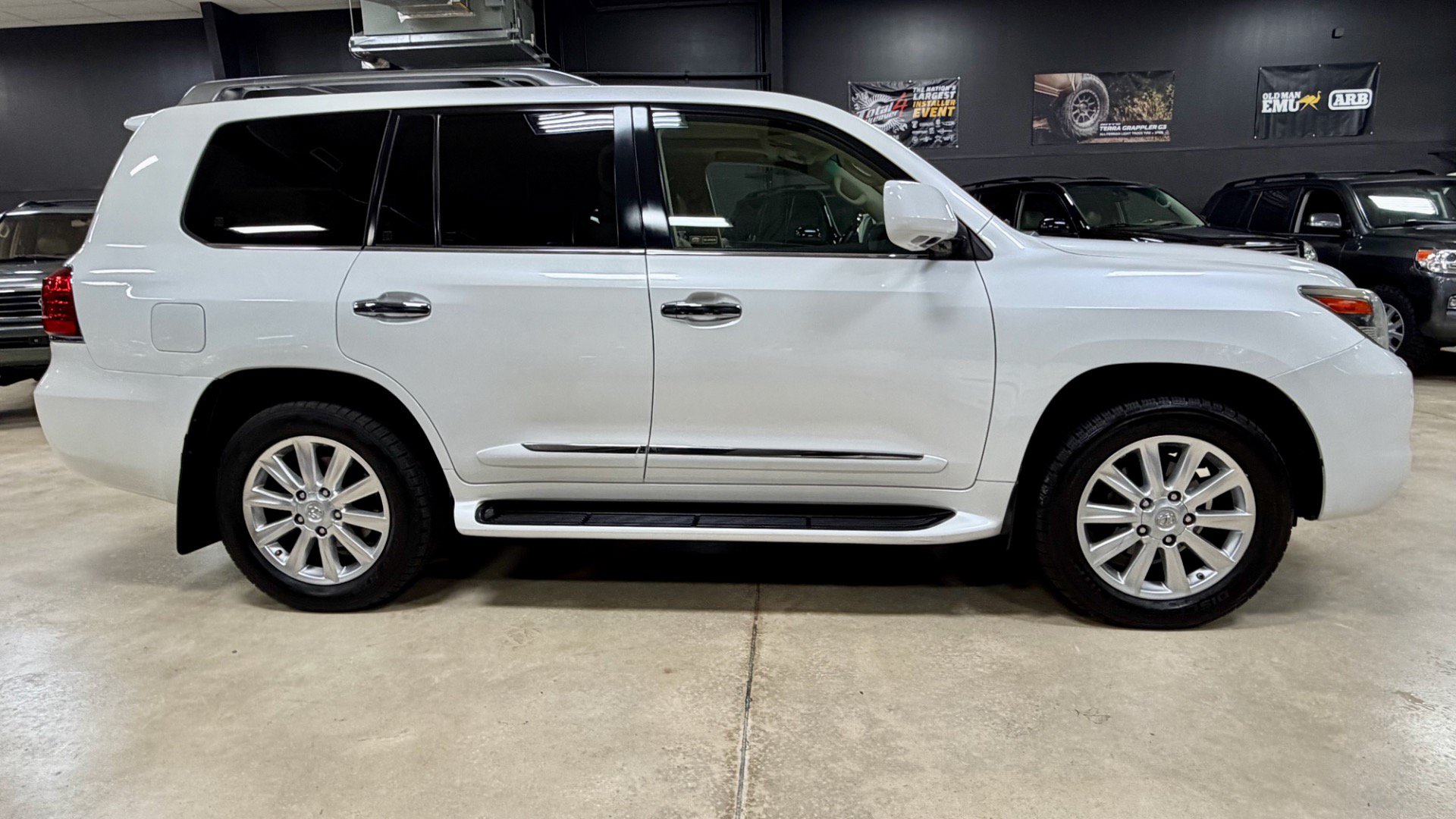 Used 2009 Lexus LX 570 4WD image 7
