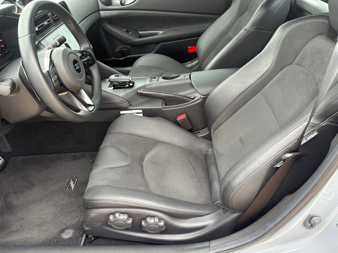 Certified 2024 Nissan Z Performance w/ Floor Mat Package RWD image 17