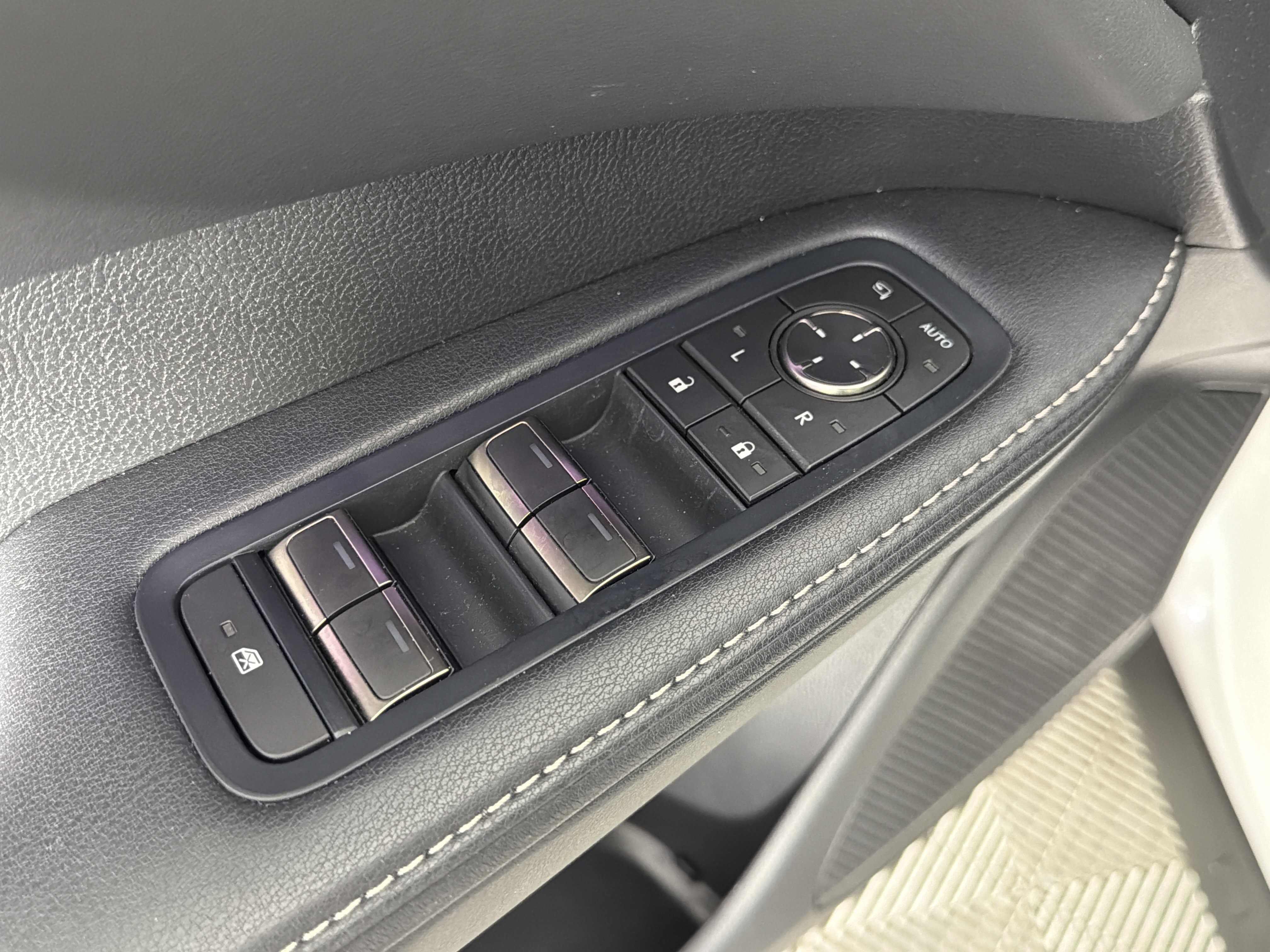 Certified 2025 Lexus RX 350 w/ Convenience Package AWD/4WD image 8