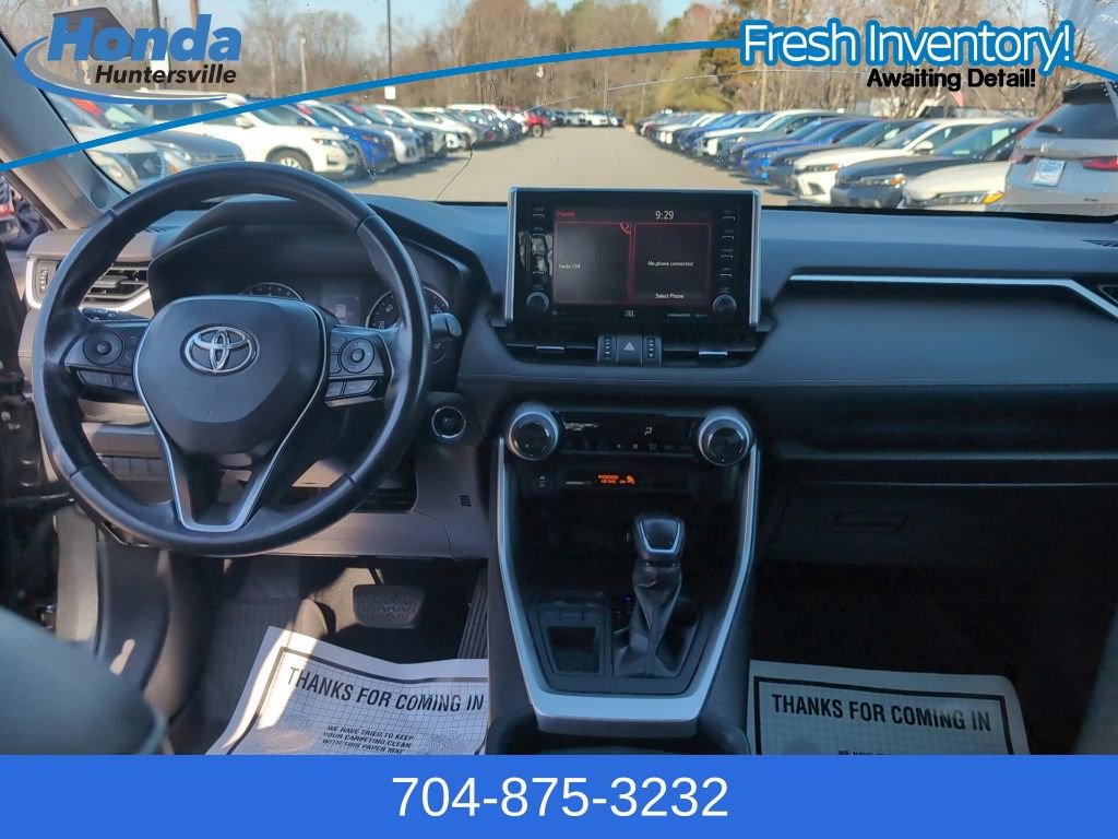 Used 2019 Toyota RAV4 XLE Premium image 16